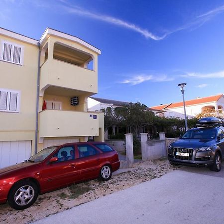 Apartments Franc Povljana Bagian luar foto