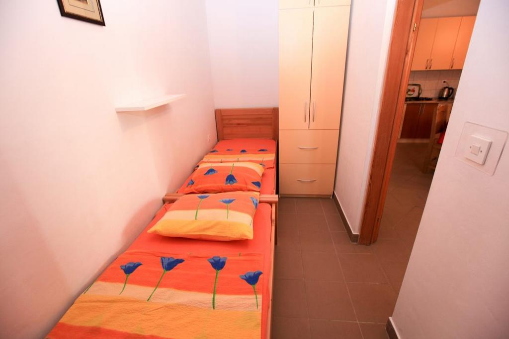 Apartments Franc Povljana Ruang foto