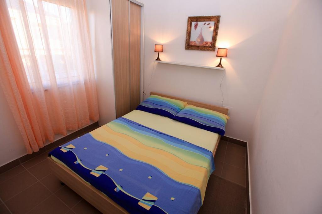 Apartments Franc Povljana Ruang foto